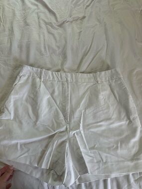 ZARA-Classic Women's White Tailored Shorts